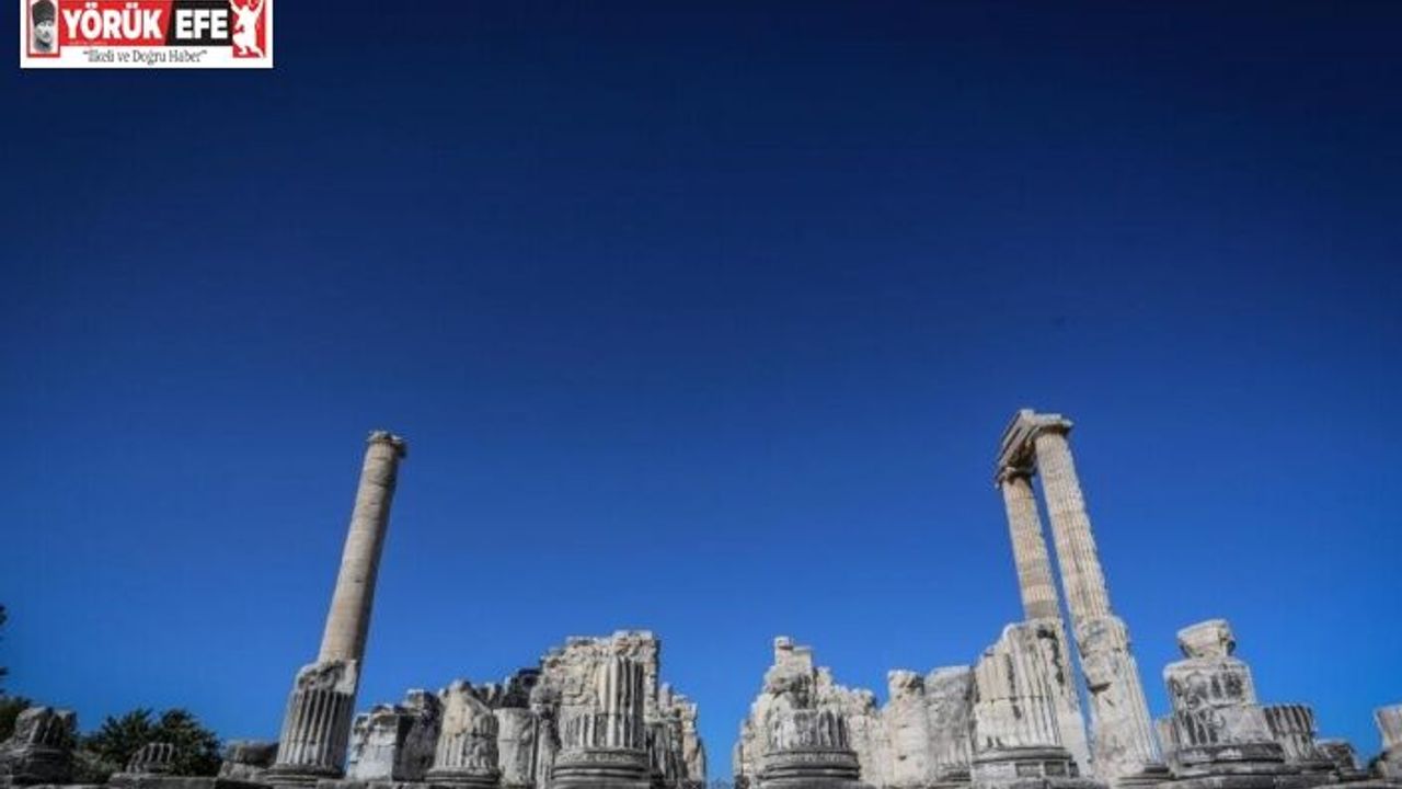 Dünyanın ilk kehanet merkezi Apollon Tapınağı