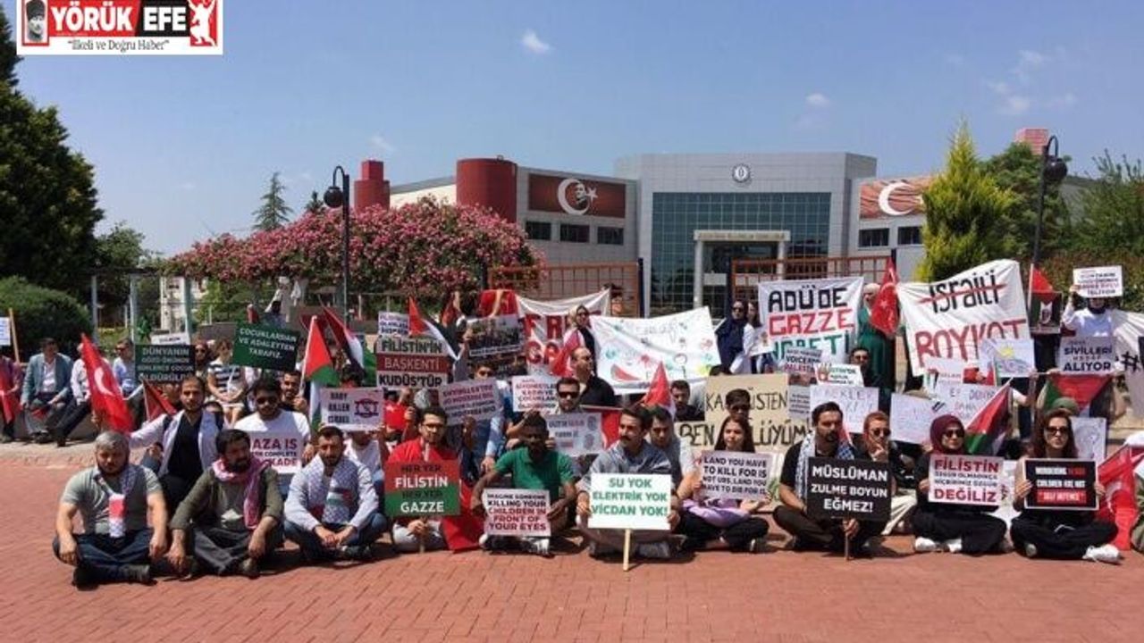 Aydın’da üniversite öğrencilerinden Filistin eylemi