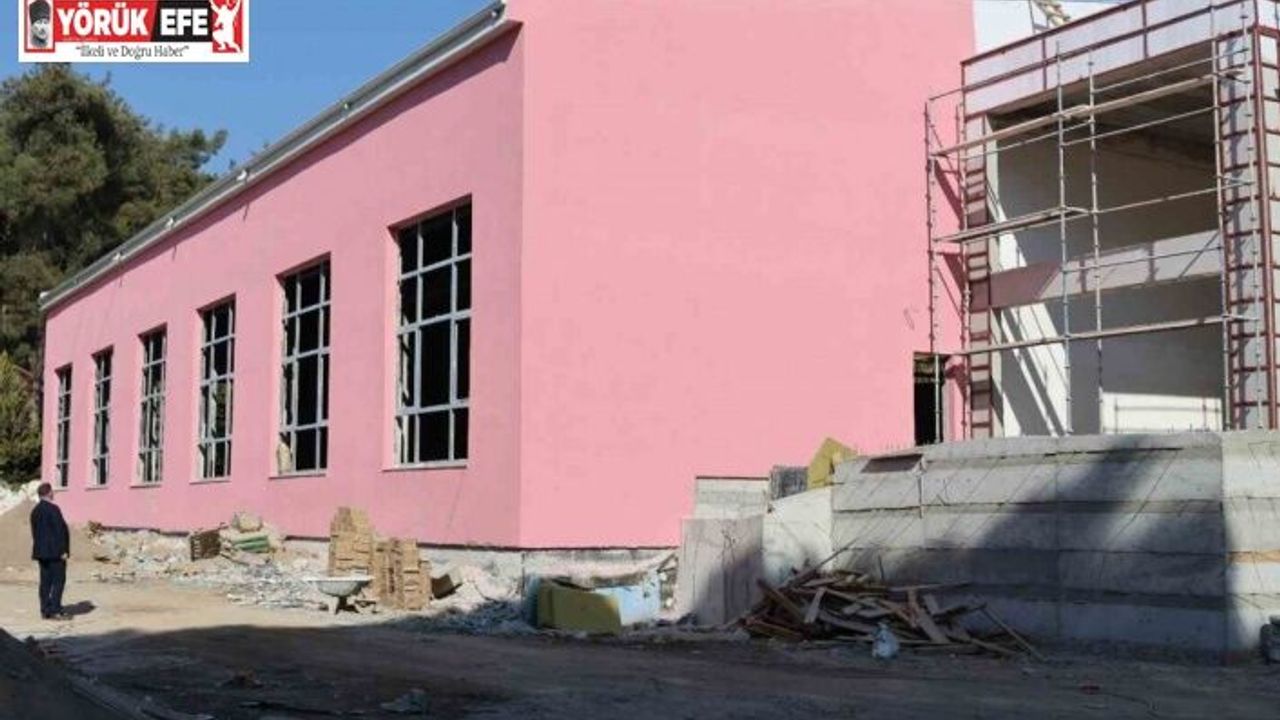 Pınarbaşı Yüzme Havuzu’nda çalışmalar hız kesmiyor