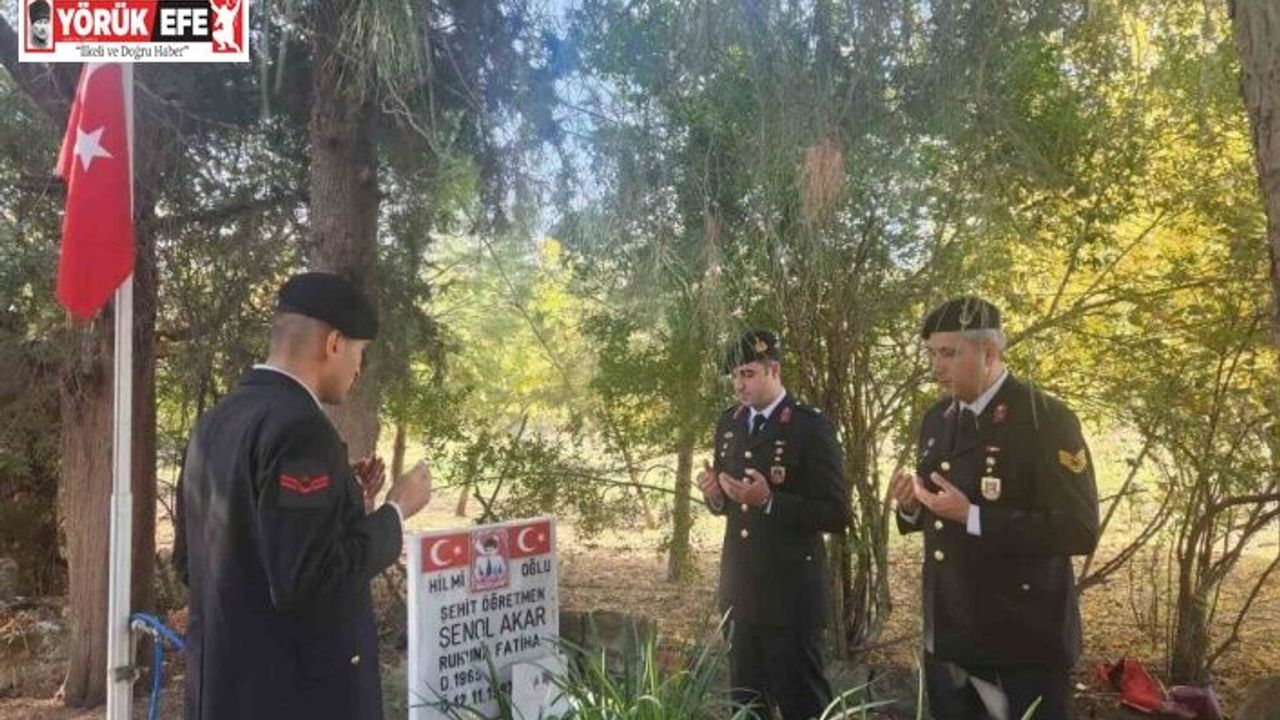 Türkiye’nin ilk şehit öğretmeni mezarı başında anıldı