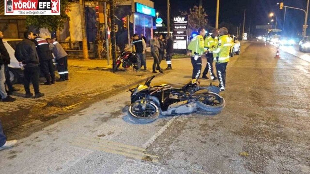 Kırmızı ışıkta geçen otomobil motosiklete çarptı: 1 yaralı