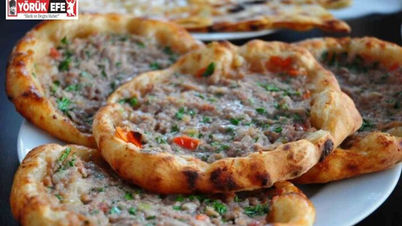 Başkan Ercan, sanatçı Kerem Bürsin’i pide yemeğe davet etti