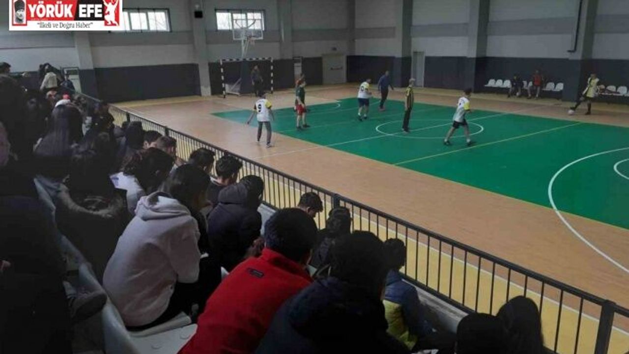 Koçarlı Spor Salonu resmen hizmete açıldı