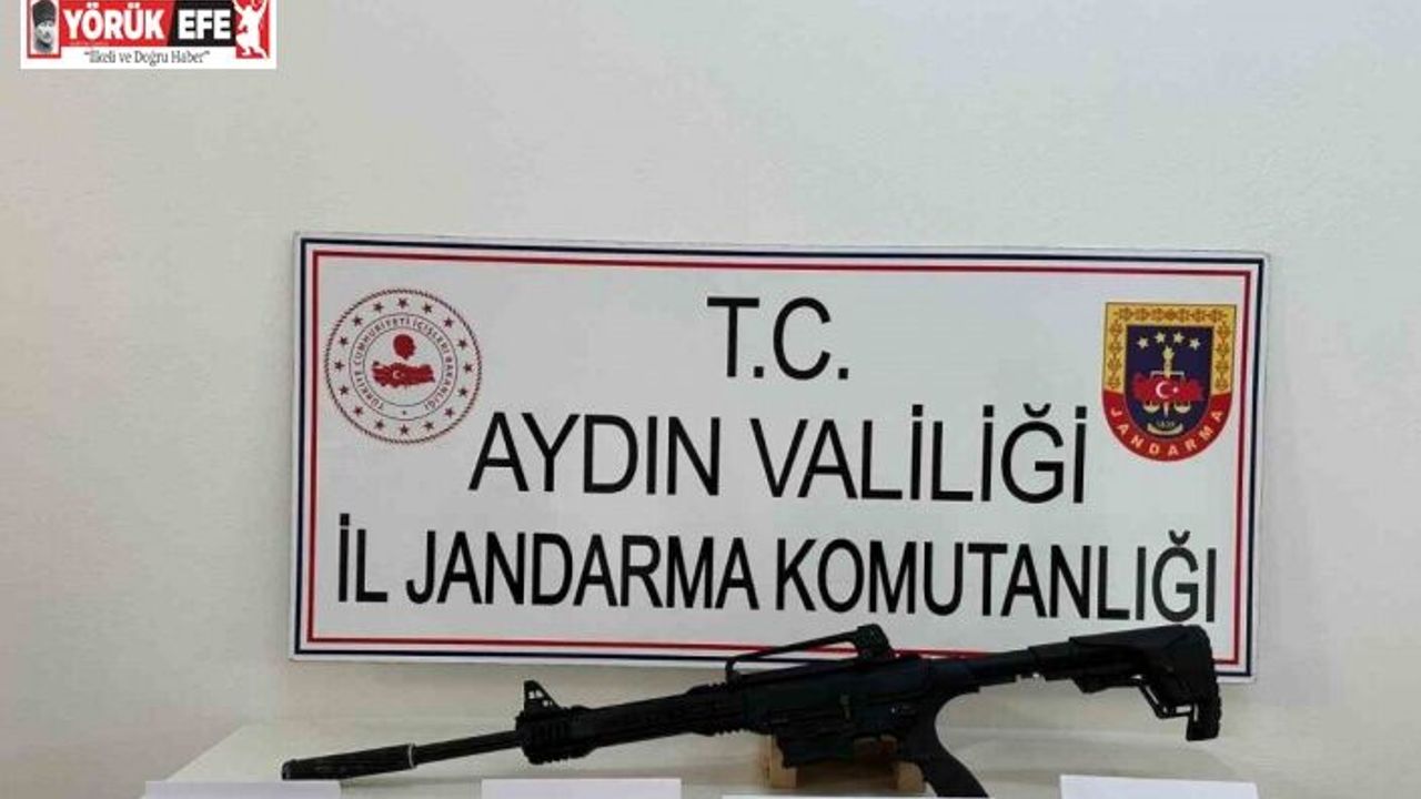 Arama yapılan evden ruhsatsız av tüfeği ve pala çıktı