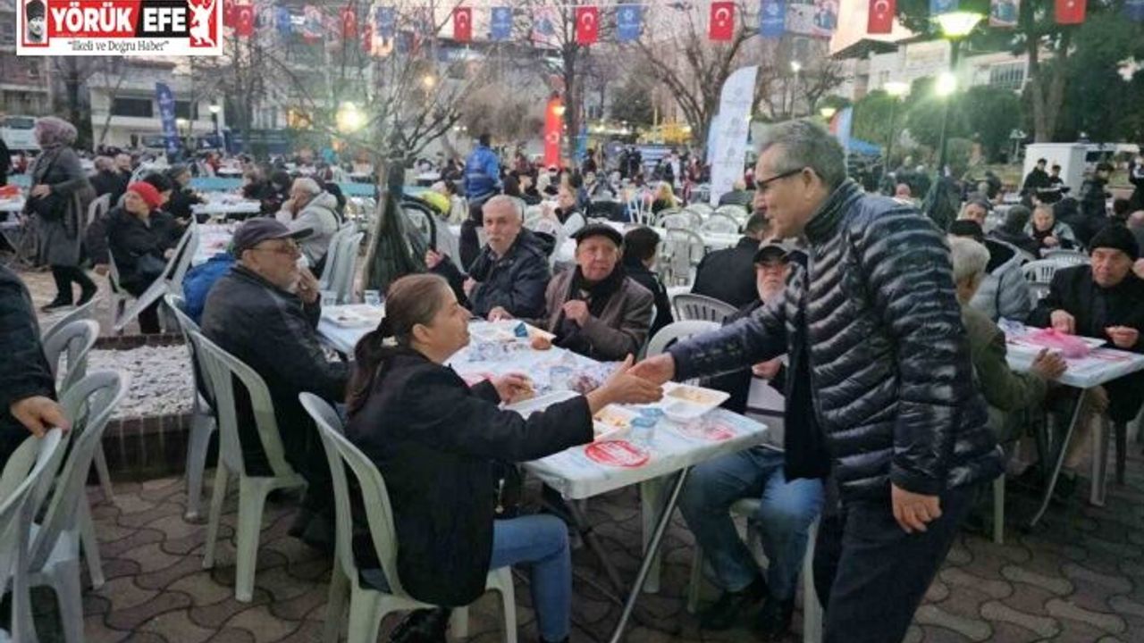 Aydın BŞB’nin Nazilli’deki ilk iftar sofrası doldu taştı
