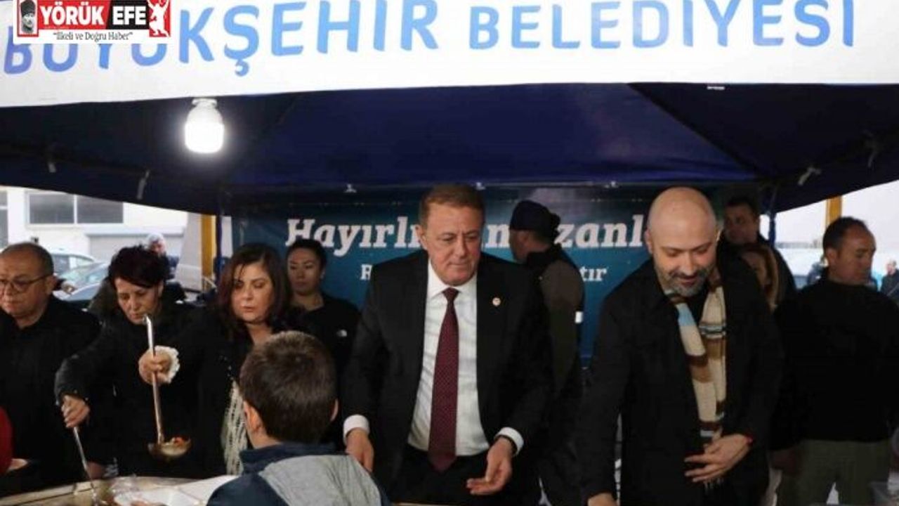 Büyükşehir’in Söke’deki iftar sofrasında yüzlerce kişi buluştu