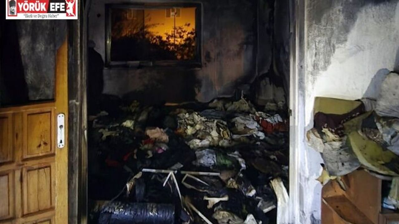 Elektrik kontağından çıkan yangında ev kullanılamaz hale geldi
