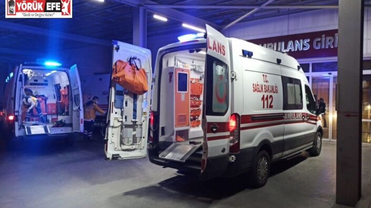 Park halindeki kamyona çarpan motosiklet sürücüsü ağır yaralandı