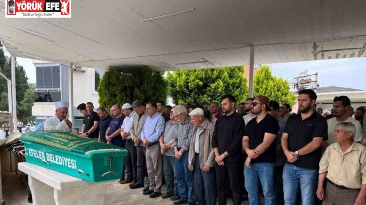 Kalp krizi geçirip hayatını kaybeden müezzin toprağa verildi