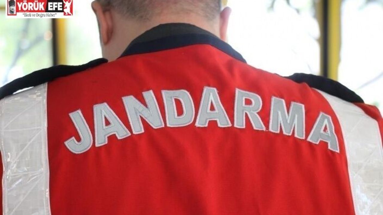 Uyuşturucu etkisi ile araç kullanırken jandarmaya yakalandı