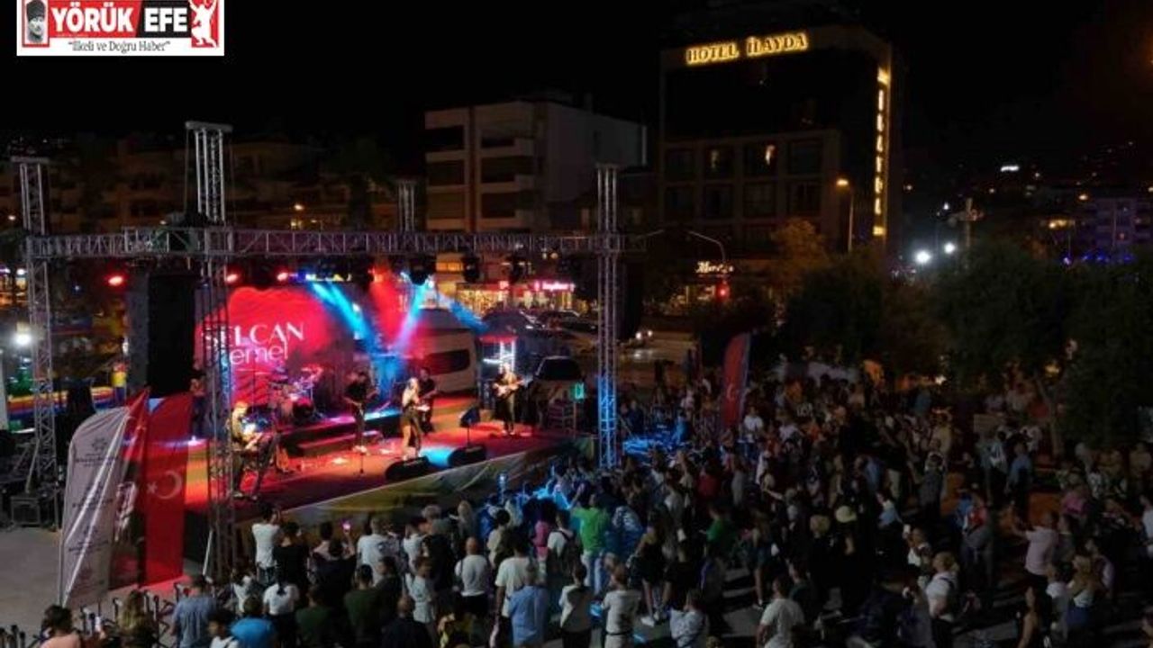 Aydın Büyükşehir Belediyesi Yaz Konserleri Kuşadası’nda devam etti