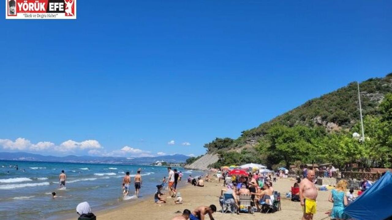 Dilek Yarımadası ve Tavşanburnu tatilcilerin akınına uğradı