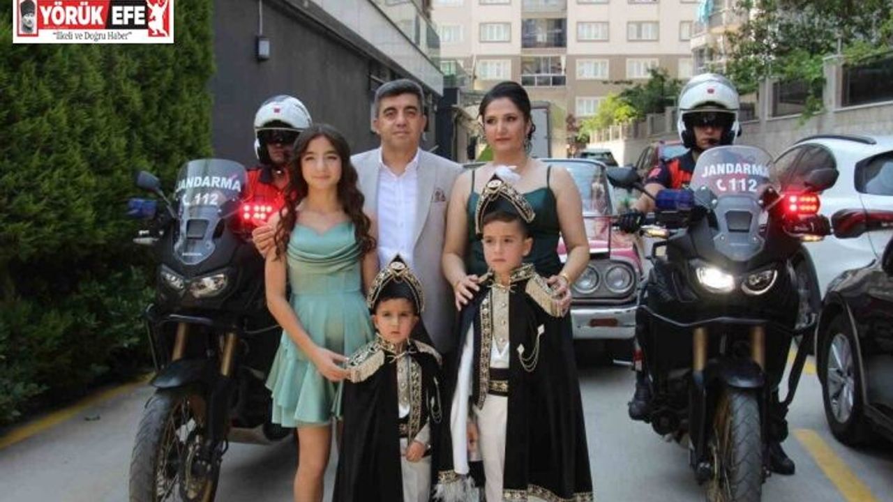 Hem teşkilat gururunu hem baba sevincini bir arada yaşadı