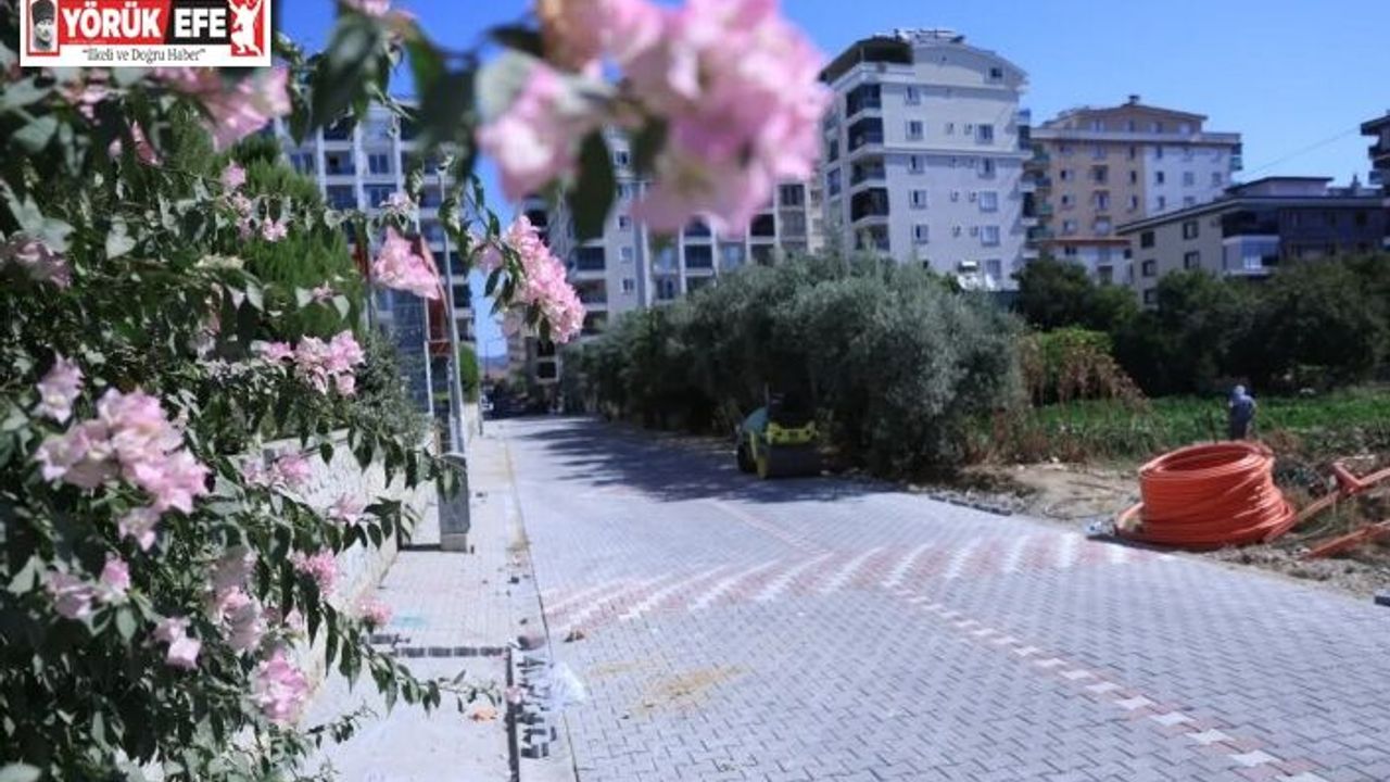 İncirliova’da yol ve parke taşı çalışmaları sürüyor