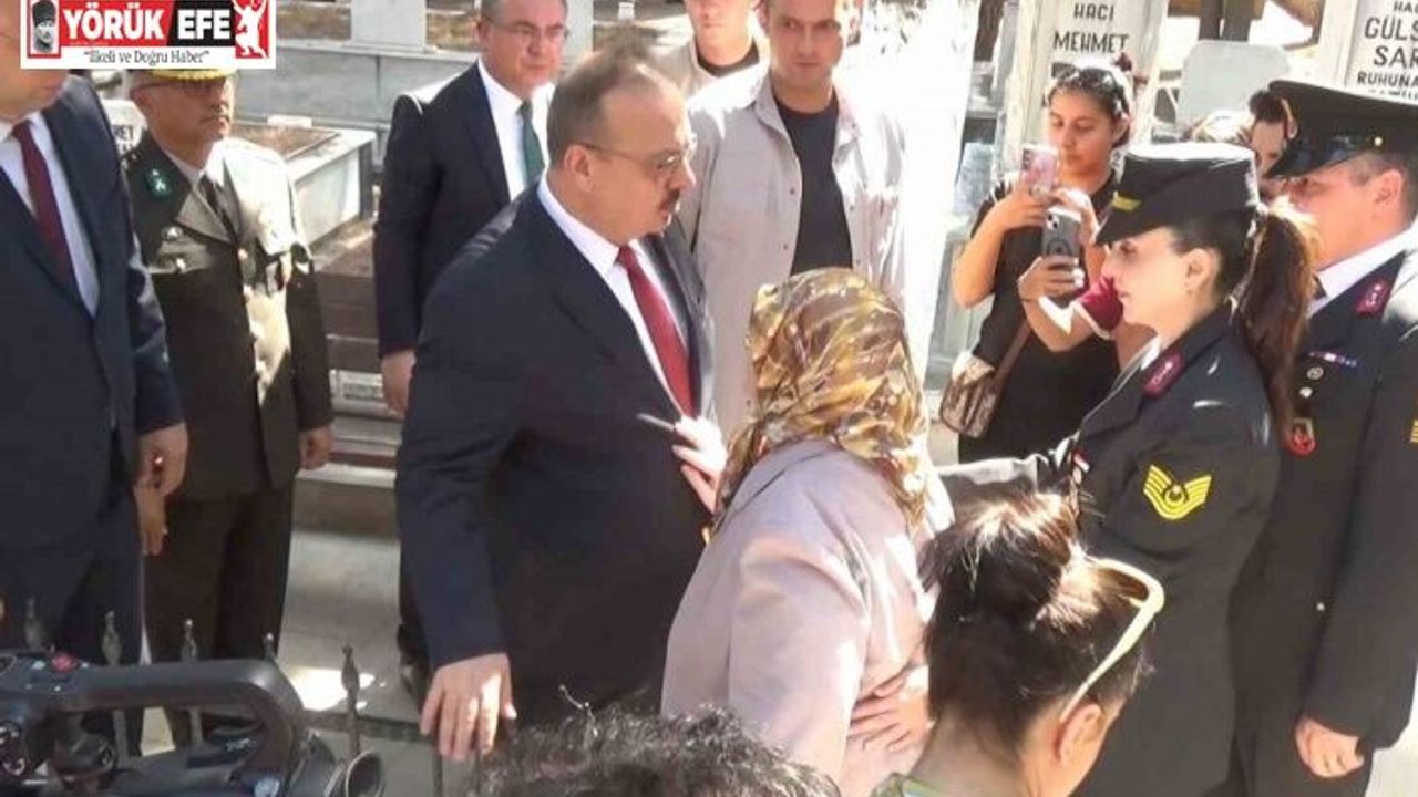 Oğlunun mezarına sarılamayan anne Şengüroğlu: "Bir kapı açılsın yeter"