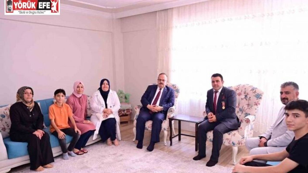 Vali Canbolat, 15 Temmuz’un yıldönümünde şehit aileleri ve gazileri unutmadı