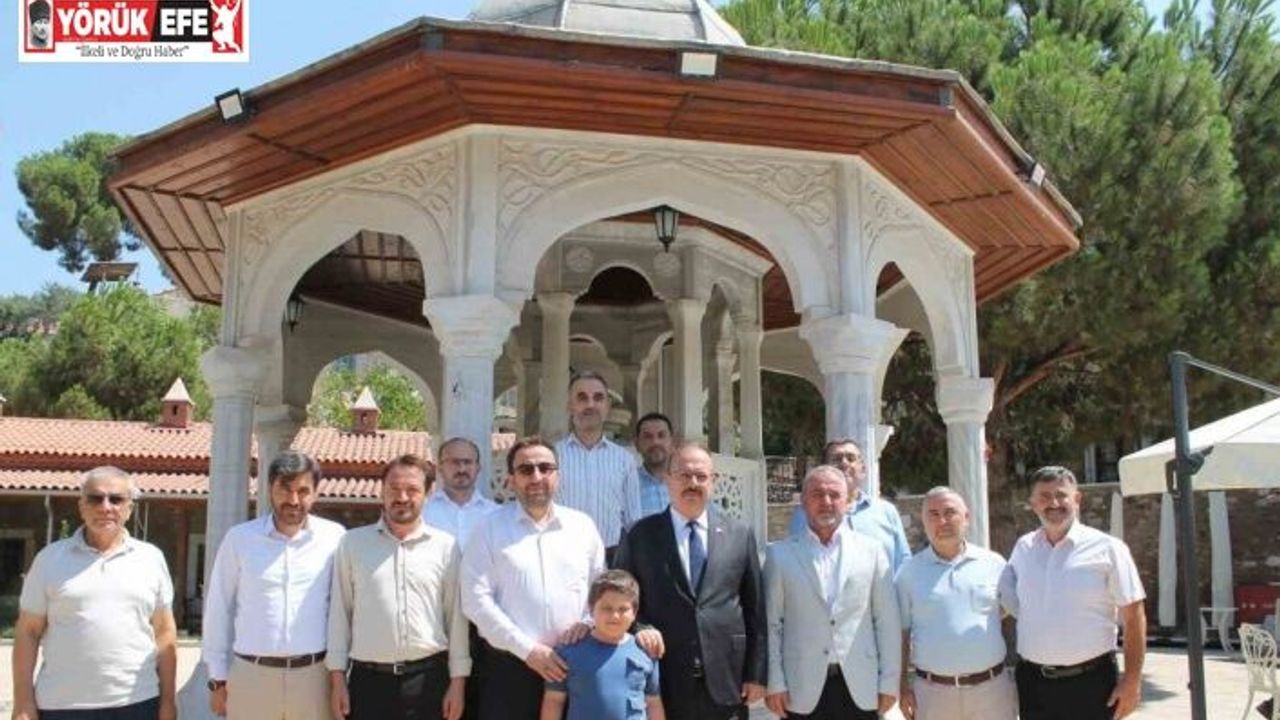 Vali Canbolat, Nasuh Paşa Külliyesi’nde öğrencilerle bir araya geldi