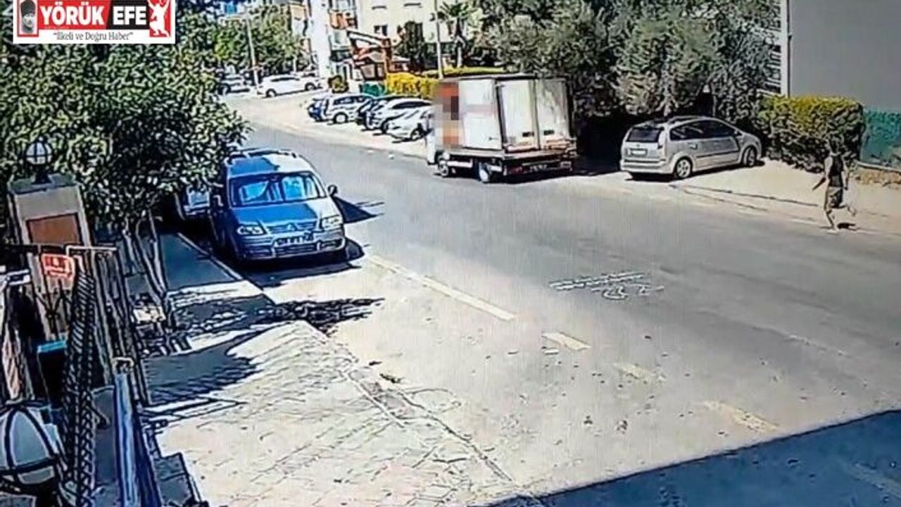 Freni boşalan kamyoneti durdurmak için sürücüsünün peşinden koştuğu anlar kamerada