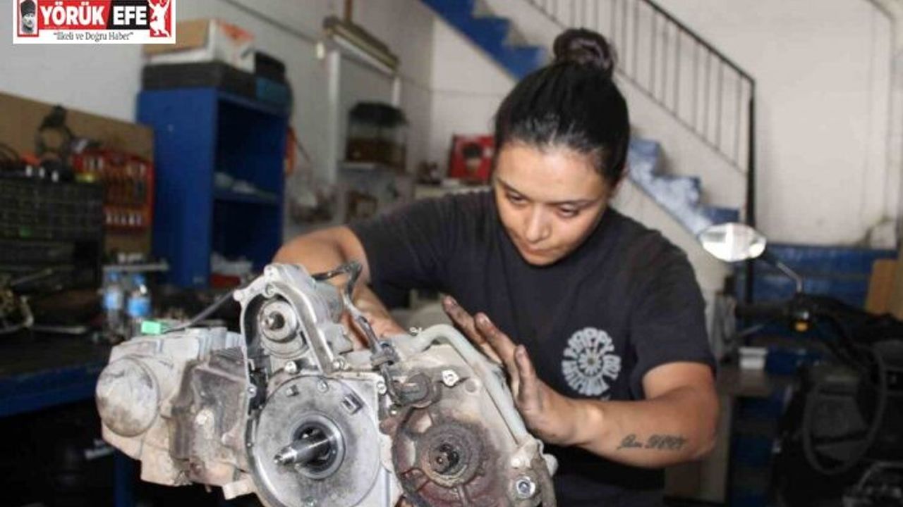 Çırak bulamayan eşine destek için başladı, motor ustası oldu