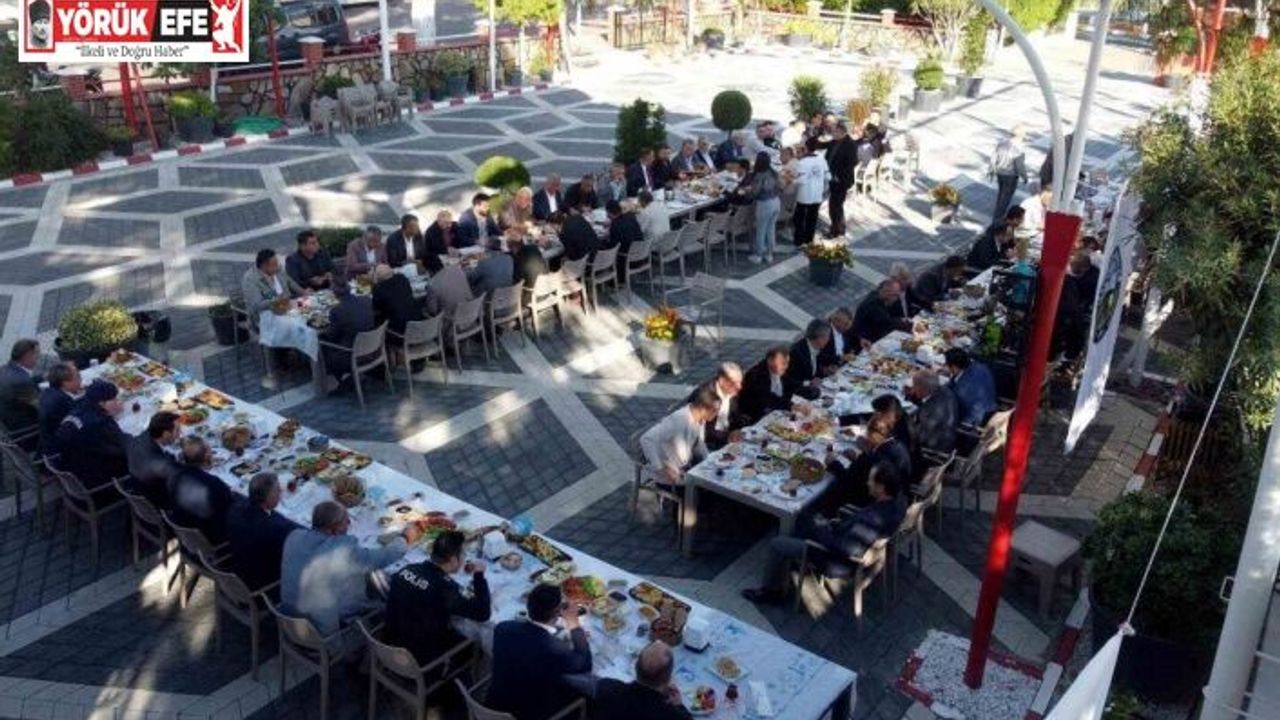 Başkan Özel, muhtarlarla kahvaltıda bir araya geldi