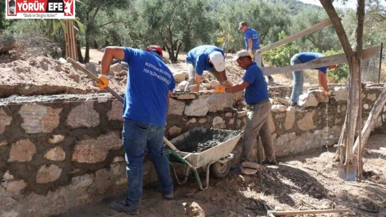 Çamlıdere’de köy içi yollar ve okul çevre duvarları yenilendi