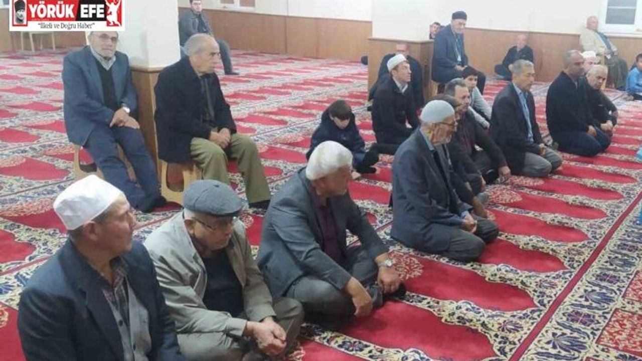 Cemaat Mutaflar Camii’nde vatandaşlar sabah namazında bir araya geldi