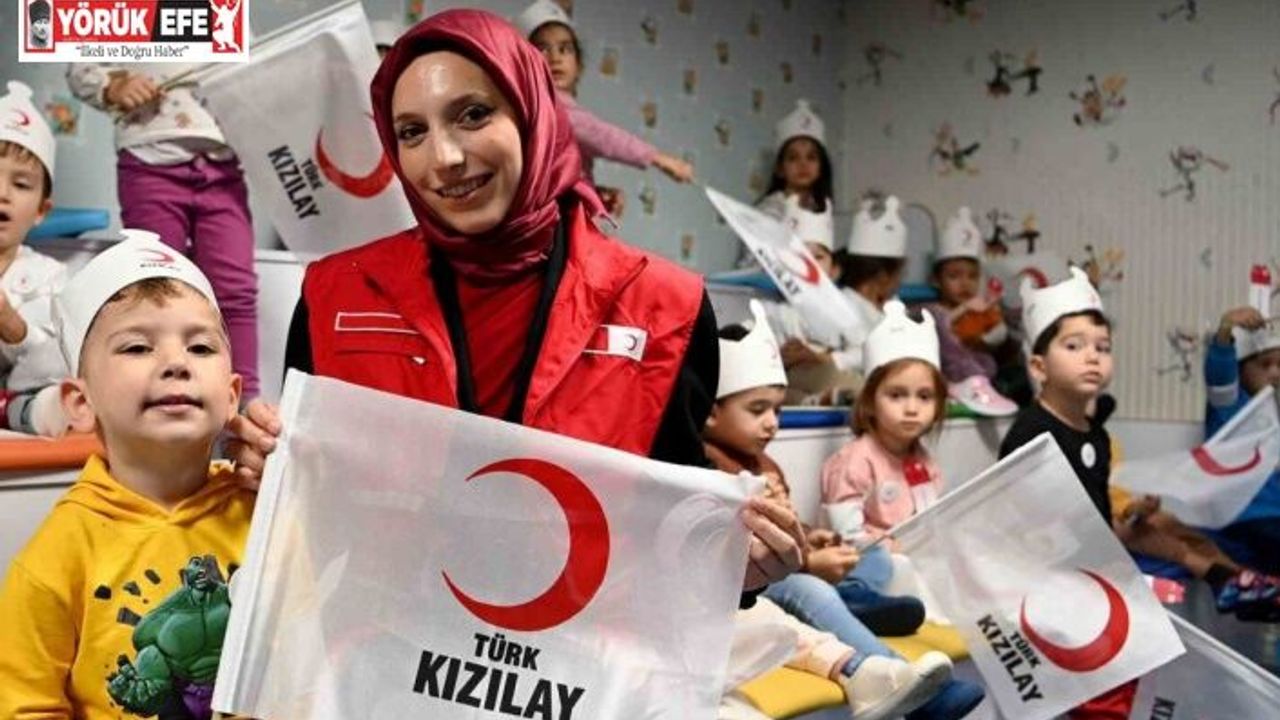 Kuşadası Belediyesi Çocuk Gelişim Merkezi’nde miniklere Kızılay anlatıldı