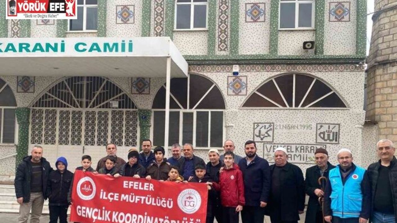 Efeler’de her yaştan vatandaş sabah namazında bir araya geldi