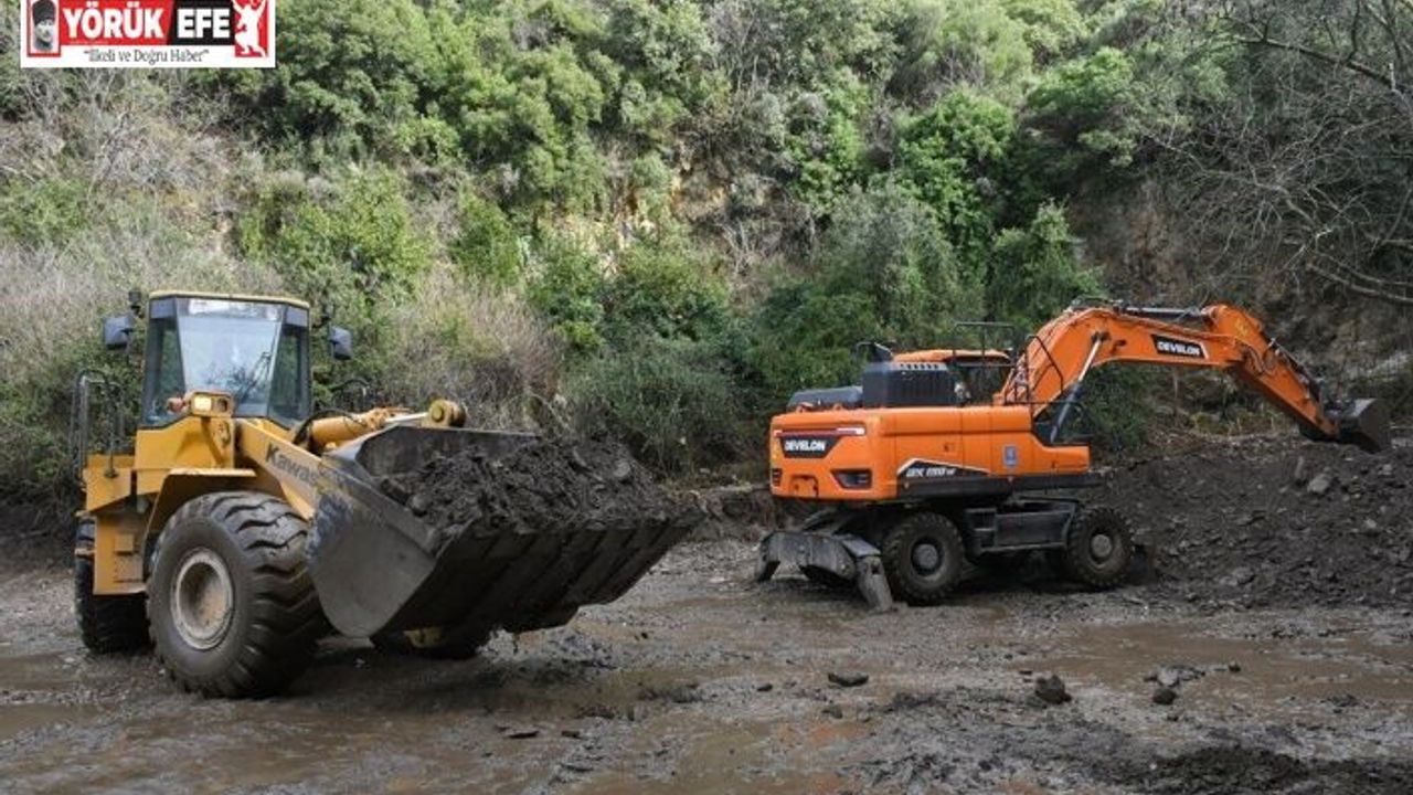 Kuşadası Belediyesi selin yaralarını sarmak için saha çalışmalarını sürdürüyor