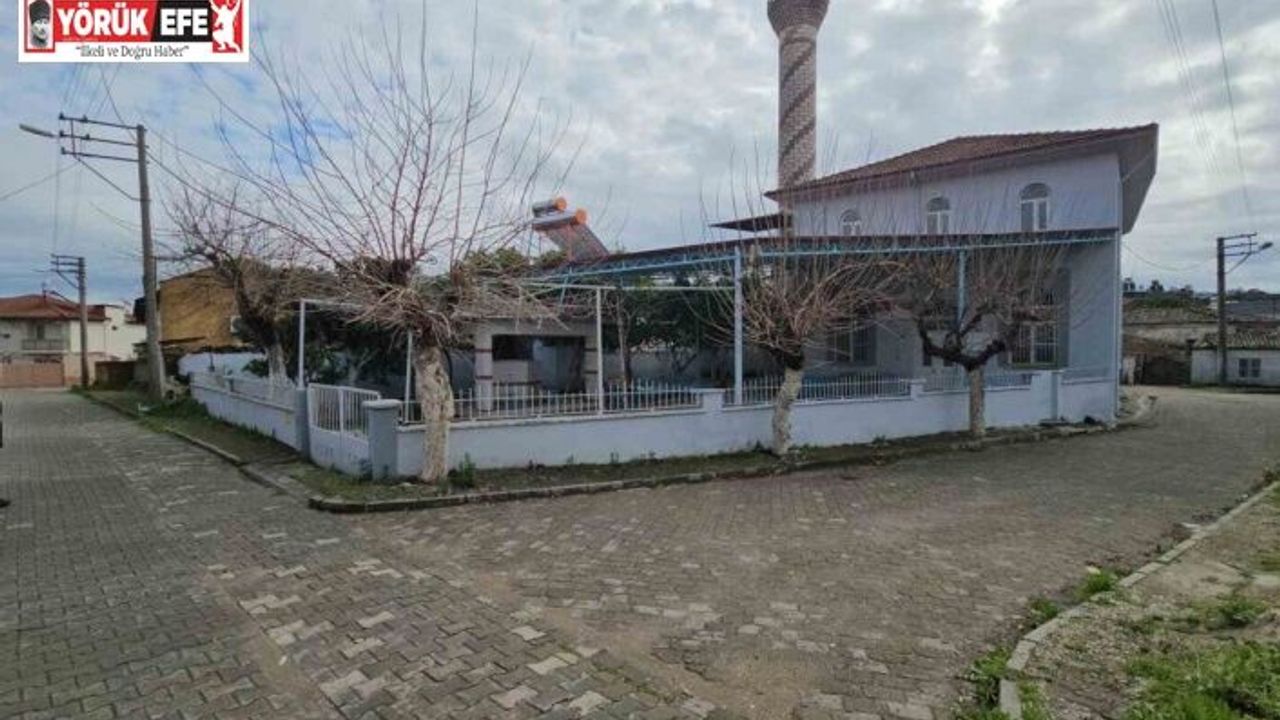 Camide tuvaleti kullandı, notla birlikte para bıraktı