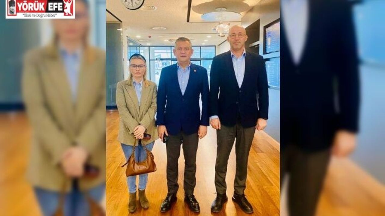 CHP Genel Başkanı Özel Ortaklar çöp şişini es geçmedi