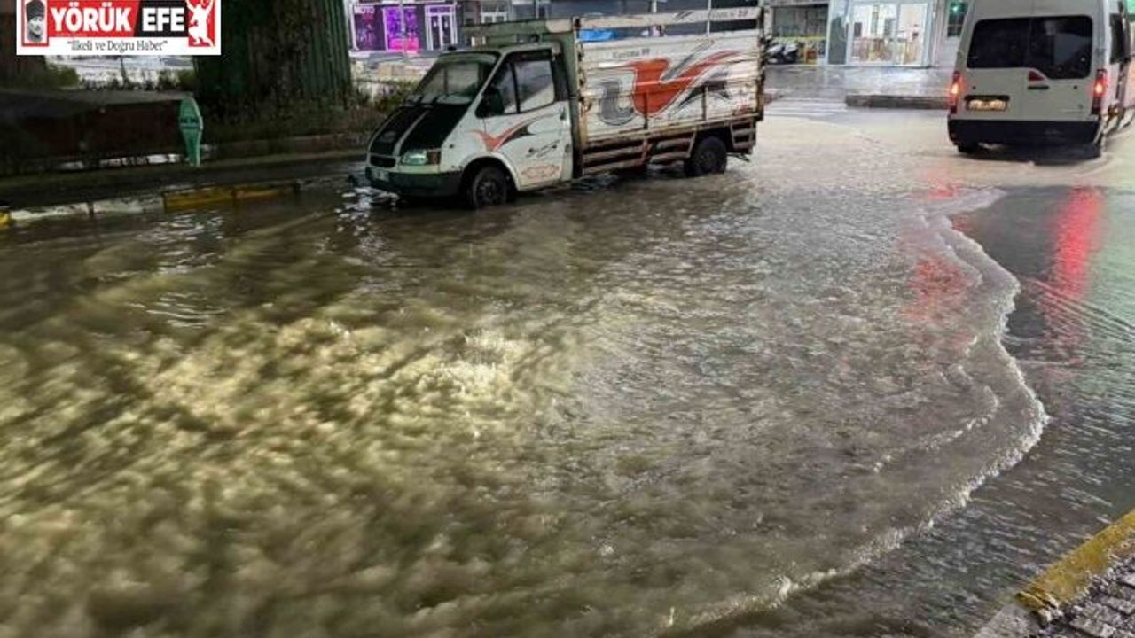 Kuşadası’nda şiddetli yağış ve dolu etkili oldu