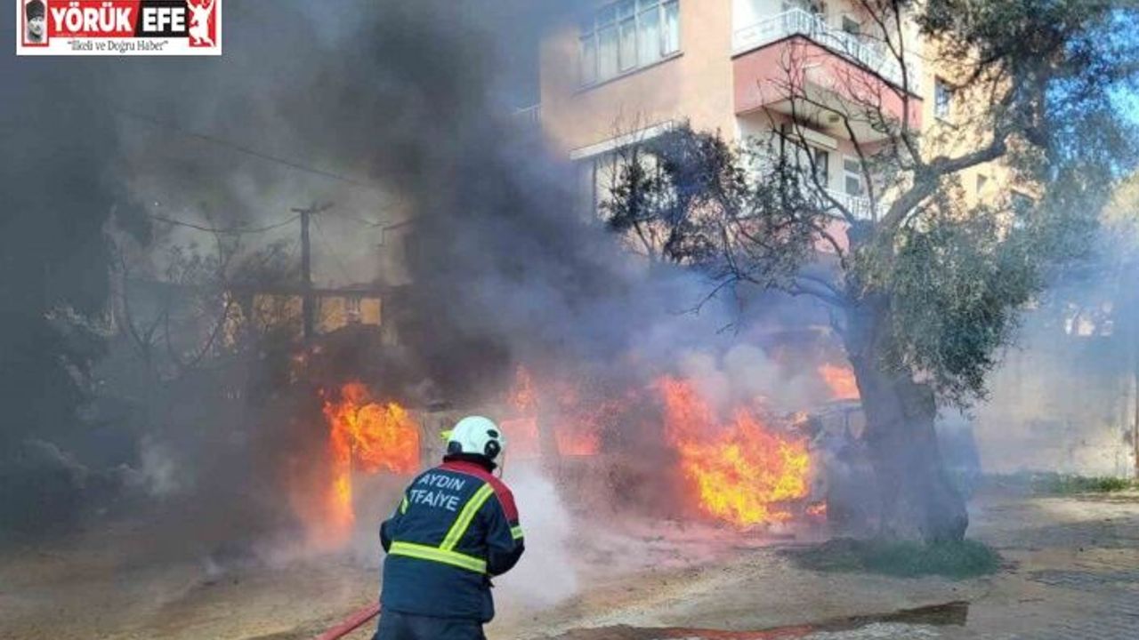 Nazilli’de feci yangın: İki otomobil saniyeler içerisinde kül oldu