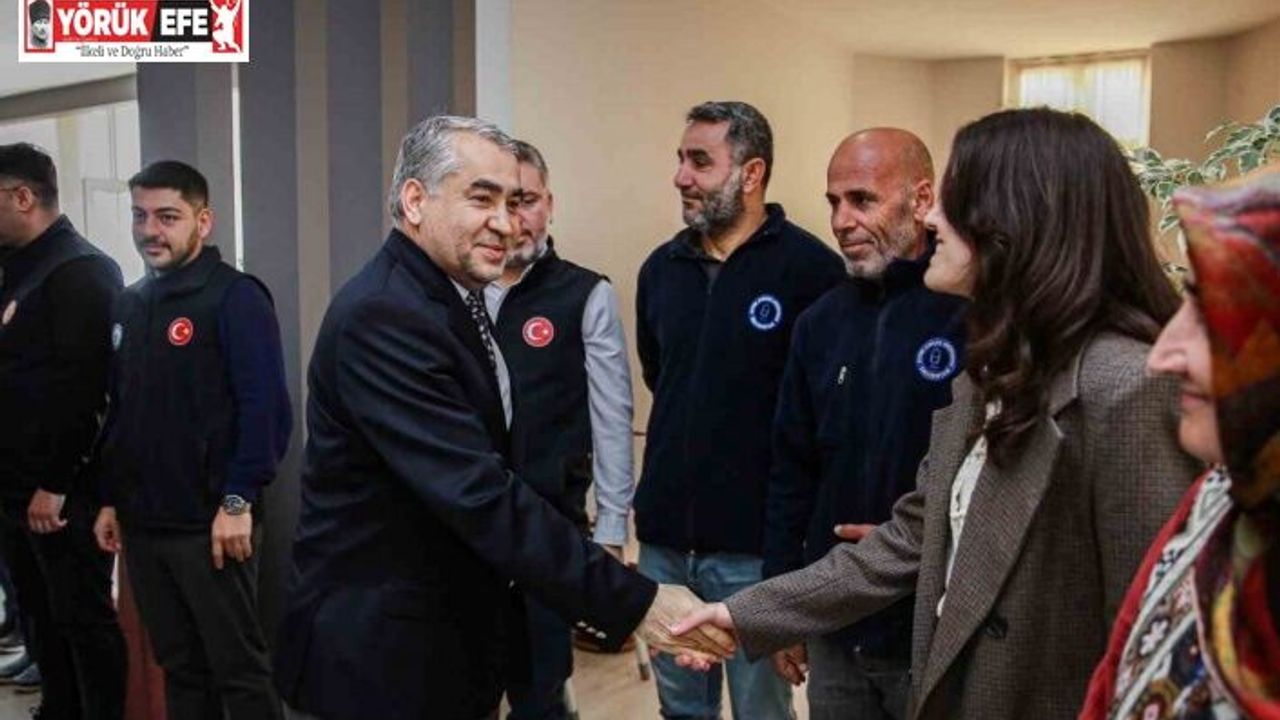 ADÜ İktisadi İşletme Müdürlüğü personeline Ramazan Ayı dolayısıyla alışveriş kartı verildi