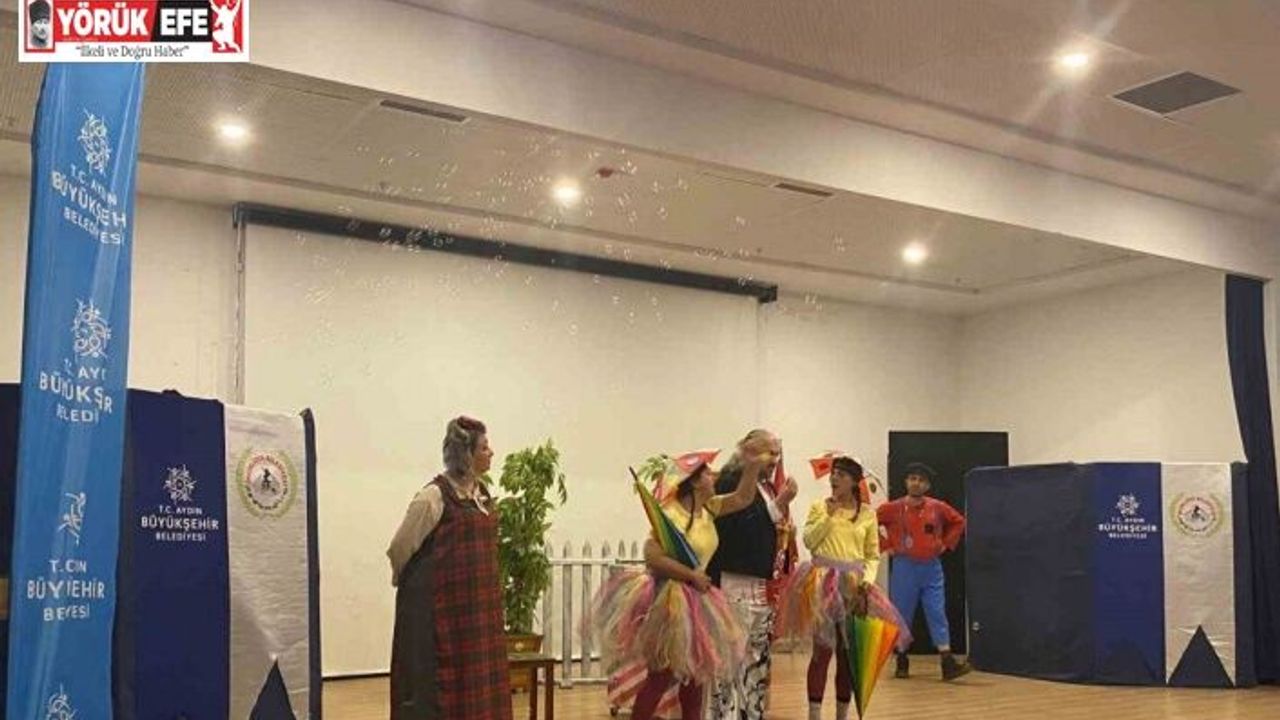 Başkan Çerçioğlu, İncirliova’da çocukları tiyatro ile buluşturdu