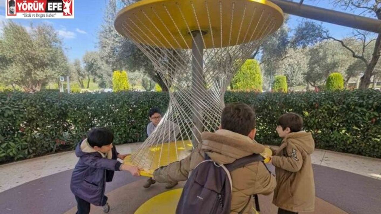 Efeler’in bilim parkı miniklere yol gösteriyor