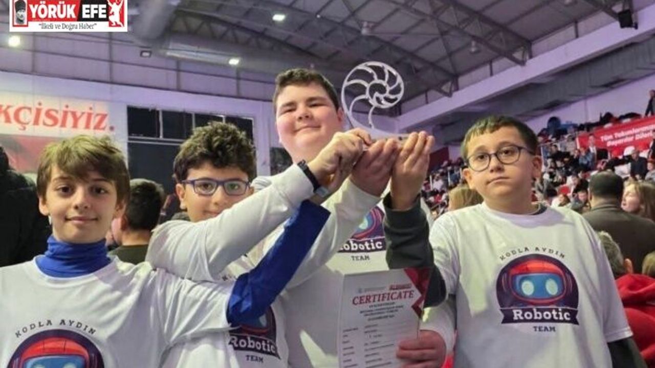 Efelerli öğrenciler robot tasarımında Ege Bölgesi birincisi oldu