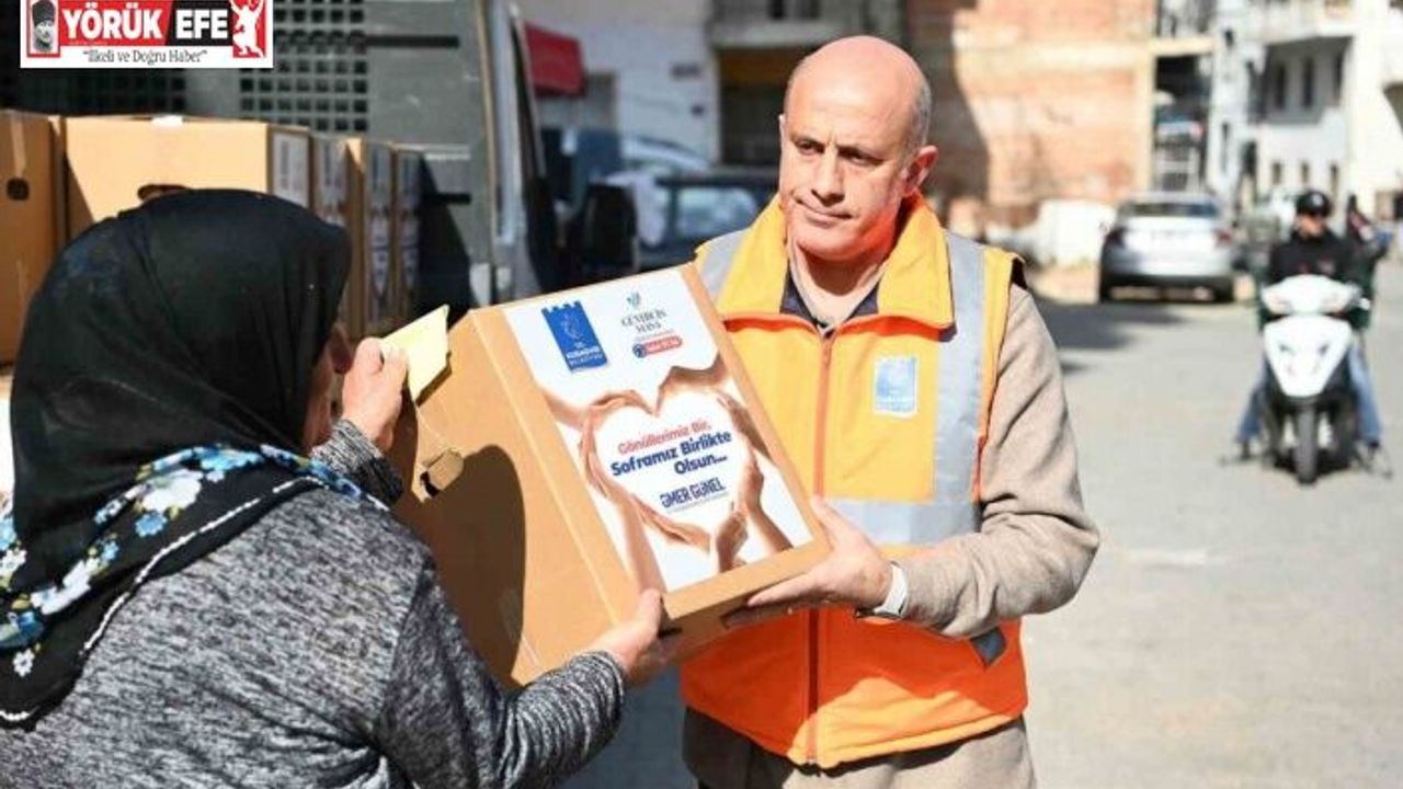 Kuşadası Belediyesi’nden 3 bin 500 aileye Ramazan yardımı