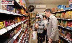 Başkan Ünlü, marketleri denetledi