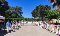 Minik yazarlar kitaplarını imzaladı