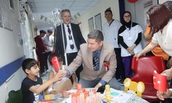Söke Devlet Hastanesi'nde minik hastalara 23 Nisan sürprizi