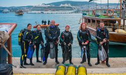 KUŞADASI'NDA DÜNYA GÜNÜ'NDE KIYI VE DENİZ TEMİZLİĞİ: 200 KİLOGRAM ATIK TOPLANDI