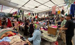 Arife günü pazarda bayramlık hareketliliği esnafın yüzünü güldürdü