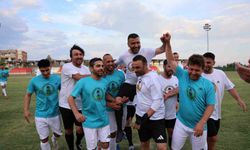 Sökespor altyapısında futbola başlayan Taşdemir, sahalara veda etti