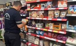 Germencik'te zabıta ekipleri marketlerde etiket ve son kullanma tarihi kontrolü yaptı
