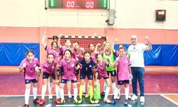 Şehit Rıfat Tunçbilek Ortaokulu'ndan futsalda önemli dereceler