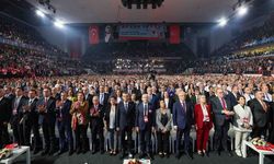 CHP'li delegelerden kurultay talebi: İmzalar CHP Genel Merkezi'ne teslim edildi