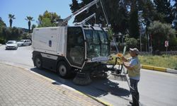 KUŞADASI'NDA TEMİZLİKTE YENİ DÖNEM“KÜÇÜK DEV” BUCHER GÖREVE BAŞLADI