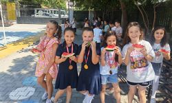 YEDİEYLÜL İLKOKULU'NDA KARNE GÜNÜNE KARPUZ ŞÖLENİ DAMGA VURDU