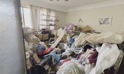 Kuşadası'nda çöp evden 2,3 ton atık çıkarıldı